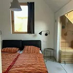 Vakantiehuis Architect's House With Nature View *
