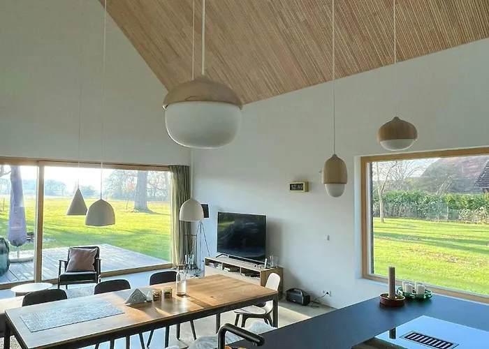 Dom wakacyjny Architect's House With Nature View *